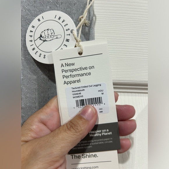 Vuori Women's Medium Textured Chilled Out Legging Houndstooth Grey Pattern NWT - Picture 5 of 8